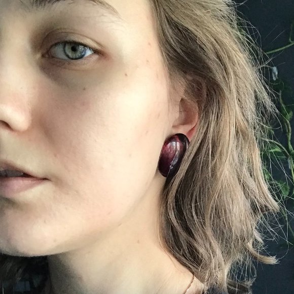 Vintage Shimmery Acrylic 1980s Stud Earrings - Picture 5 of 6